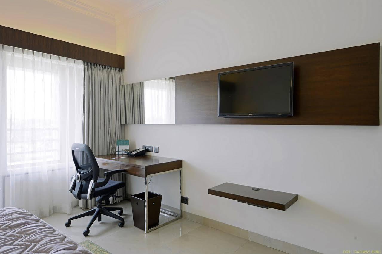 Hotel Naveen Lakeside Hubli Exterior foto