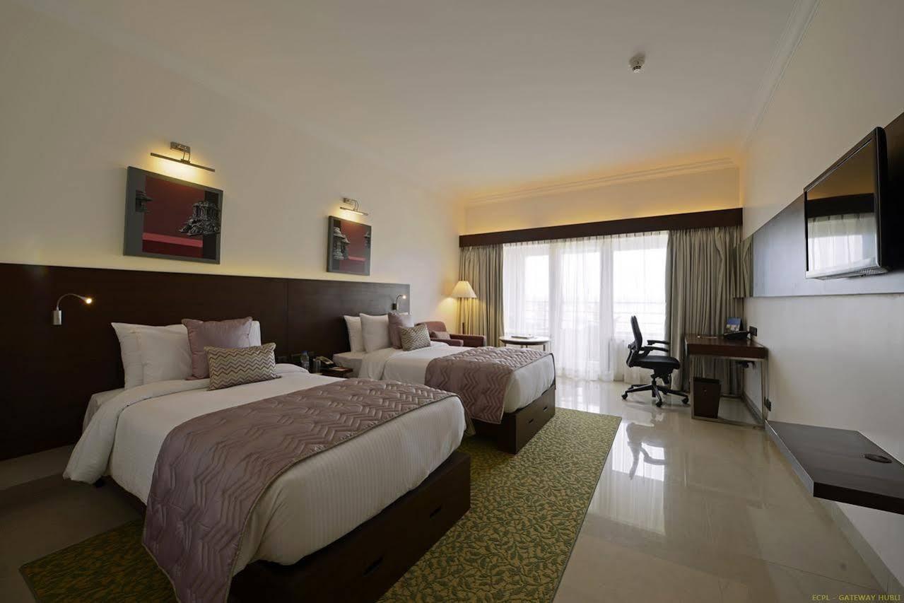 Hotel Naveen Lakeside Hubli Exterior foto